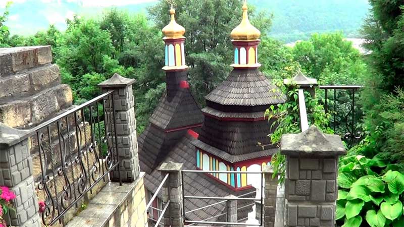 monastyri-bukovyny