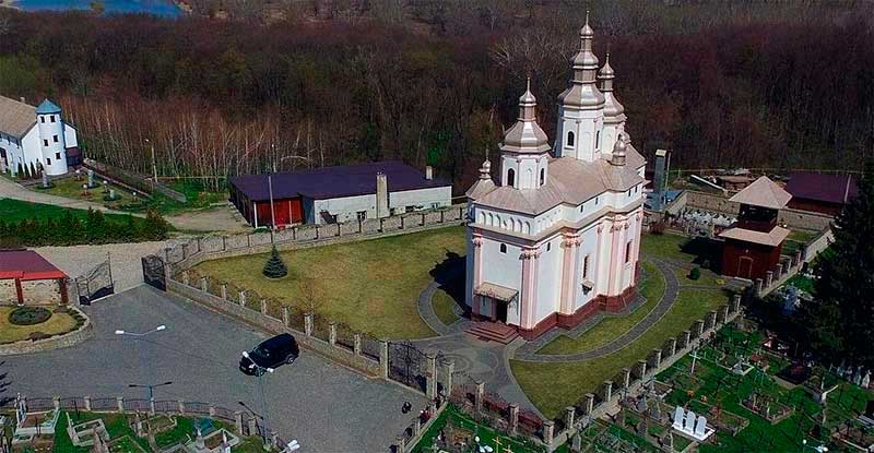 monastyri-bukovyny