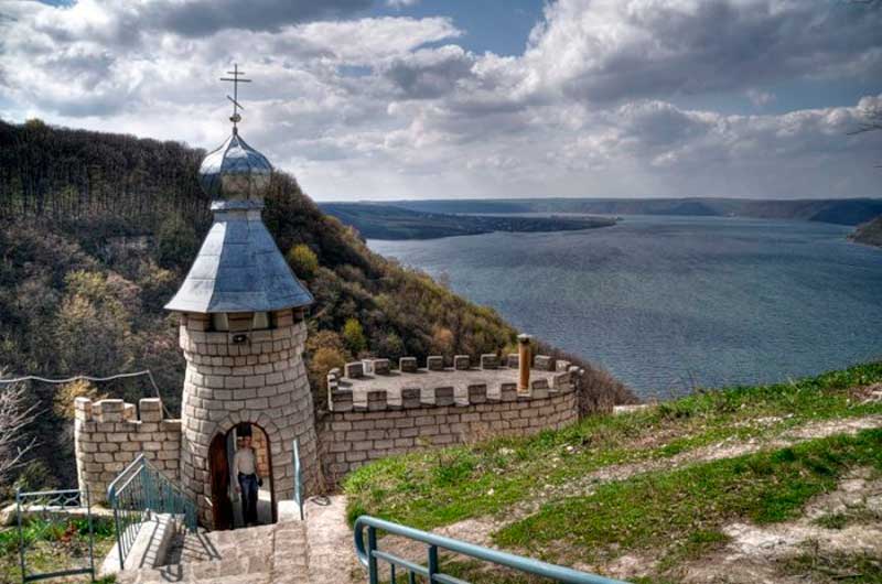 monastyri-bukovyny