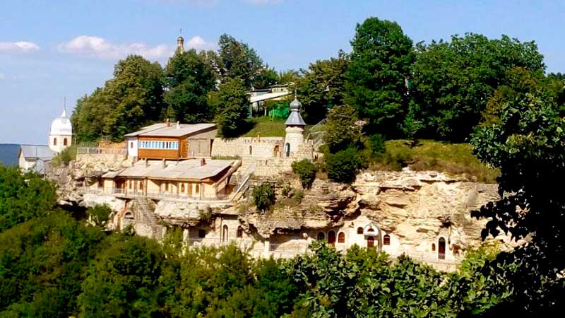 monastyri-bukovyny