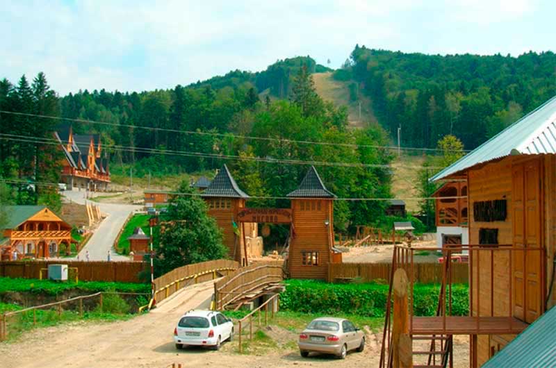 hirskolyzhnyi-kompleks-myhovo