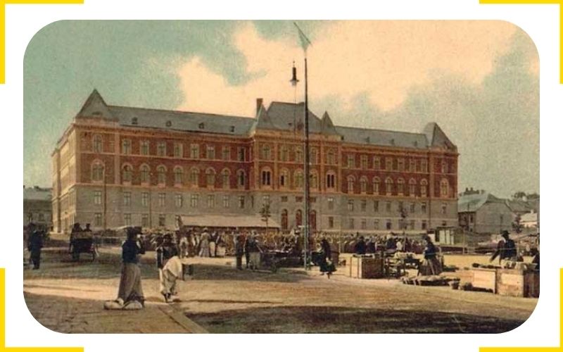 chernivtsi-budynok-z-levamy