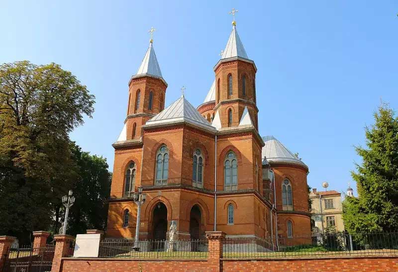 chernivtsi-buktour.icu