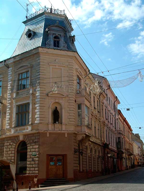 chernivtsi-vulytsia-kobylianskoi