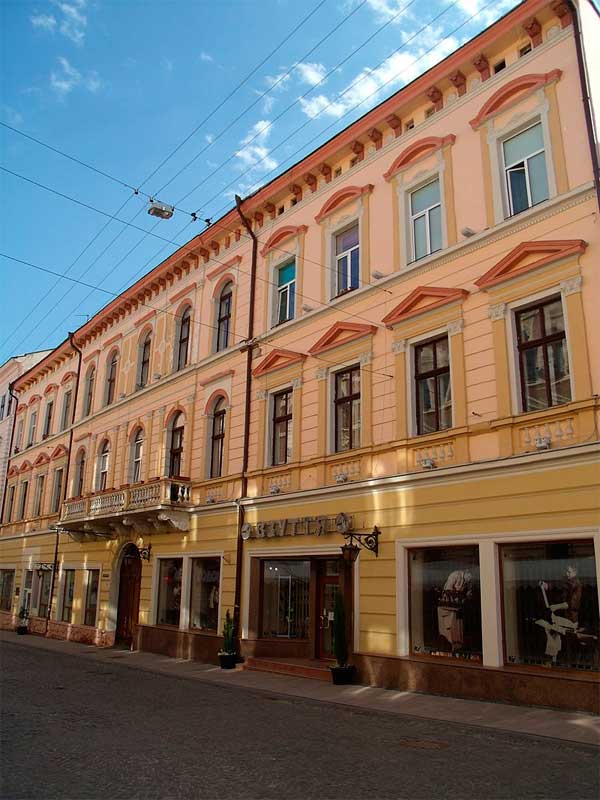 chernivtsi-vulytsia-kobylianskoi