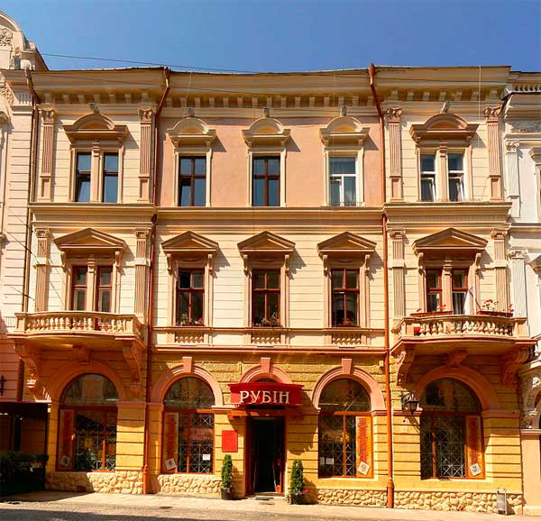 chernivtsi-vulytsia-kobylianskoi