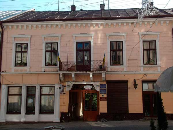 chernivtsi-vulytsia-kobylianskoi