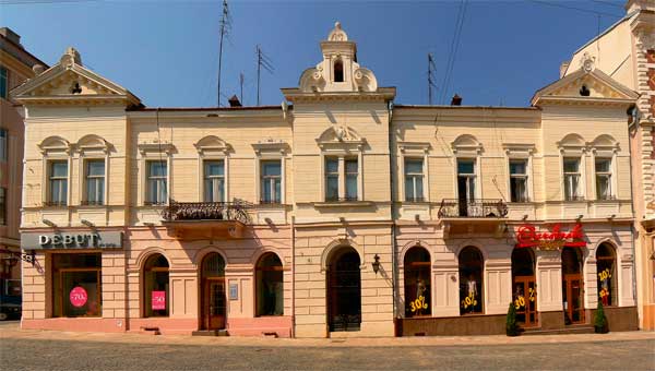 chernivtsi-vulytsia-kobylianskoi