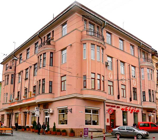 chernivtsi-vulytsia-kobylianskoi