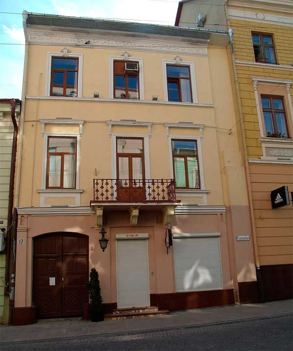 chernivtsi-vulytsia-kobylianskoi