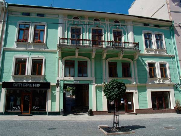 chernivtsi-vulytsia-kobylianskoi