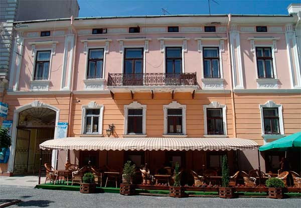 chernivtsi-vulytsia-kobylianskoi