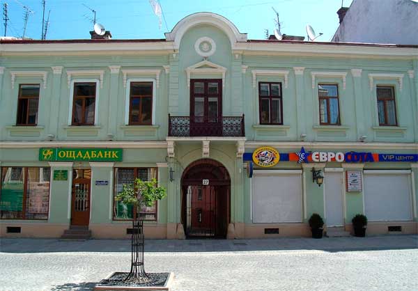 chernivtsi-vulytsia-kobylianskoi