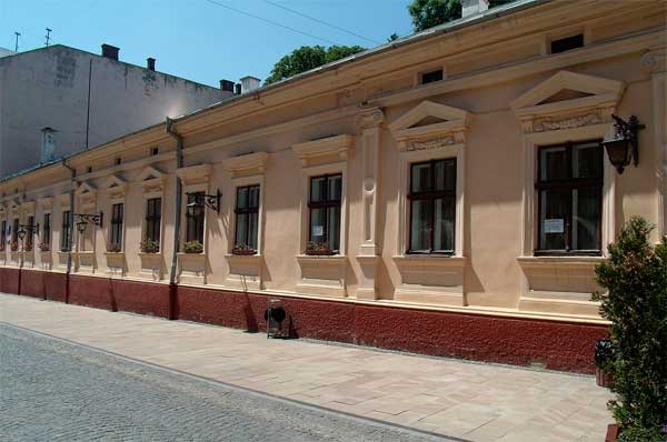 chernivtsi-vulytsia-kobylianskoi
