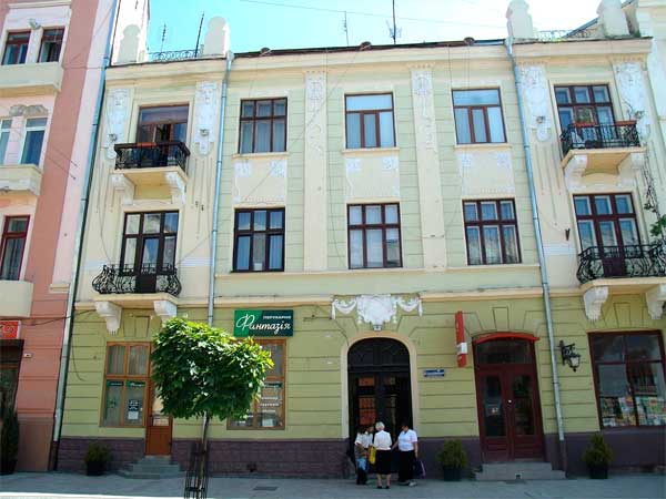 chernivtsi-vulytsia-kobylianskoi