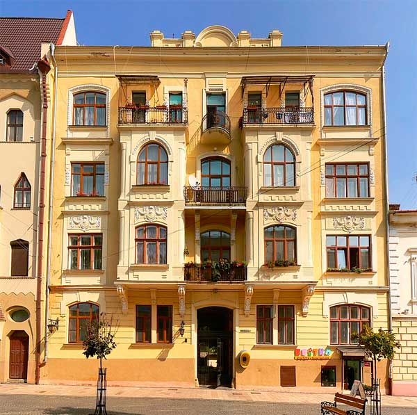 chernivtsi-vulytsia-kobylianskoi