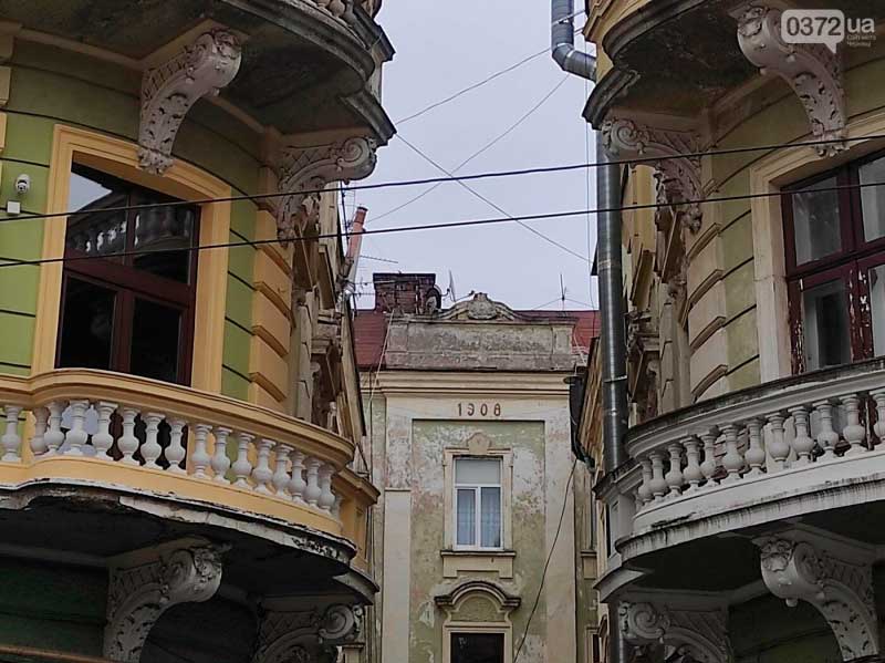 chernivtsi-budynky-blyzniuky