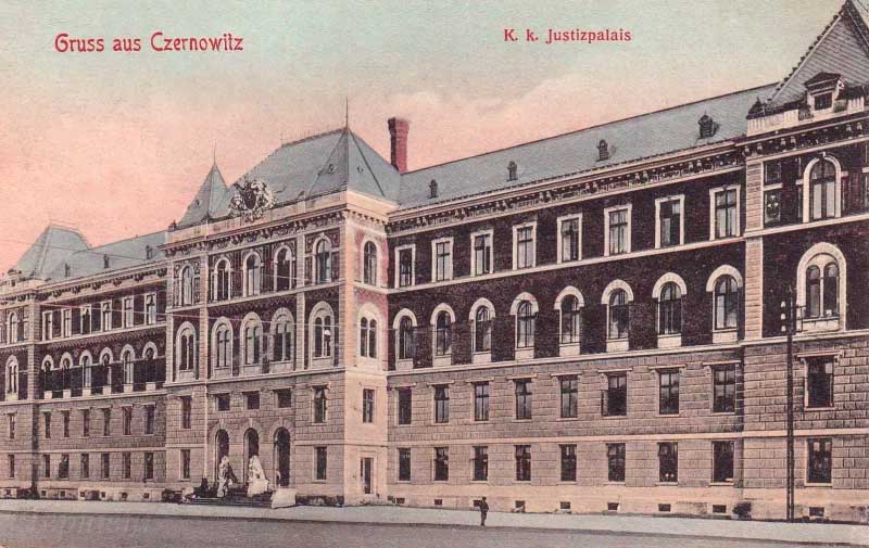 chernivtsi-budynok-z-levamy