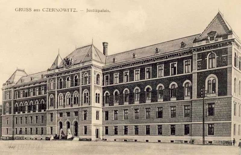 chernivtsi-budynok-z-levamy