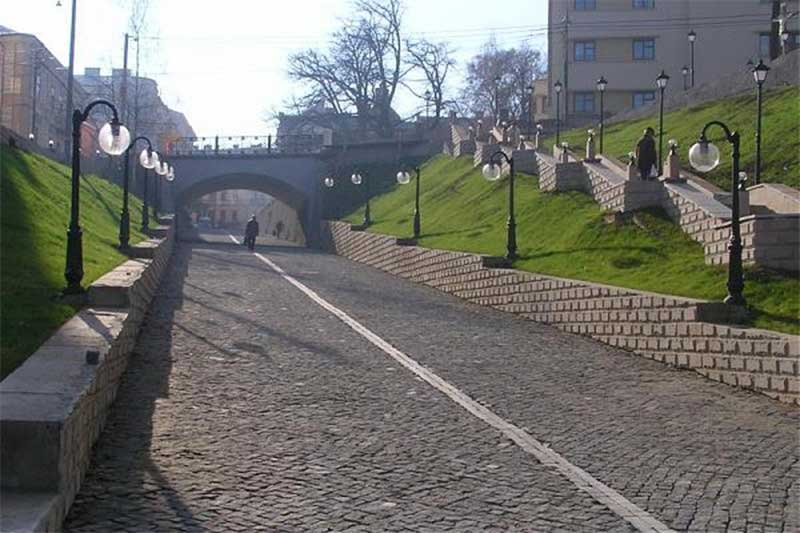 chernivtsi-ploshcha-presviatoi-marii