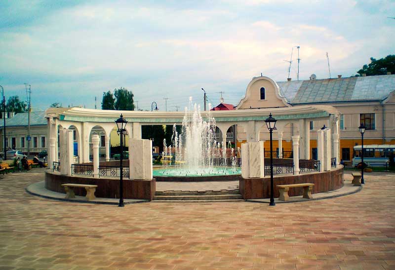 chernivtsi-ploshcha-presviatoi-marii