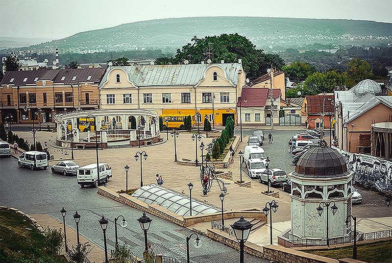 chernivtsi-ploshcha-presviatoi-marii