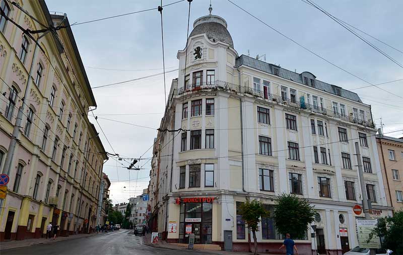 chernivtsi-tsentralna-ploshcha