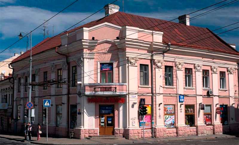 chernivtsi-tsentralna-ploshcha