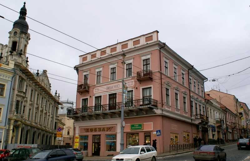 chernivtsi-tsentralna-ploshcha