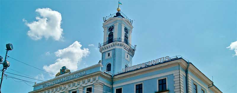 chernivtsi-ratusha