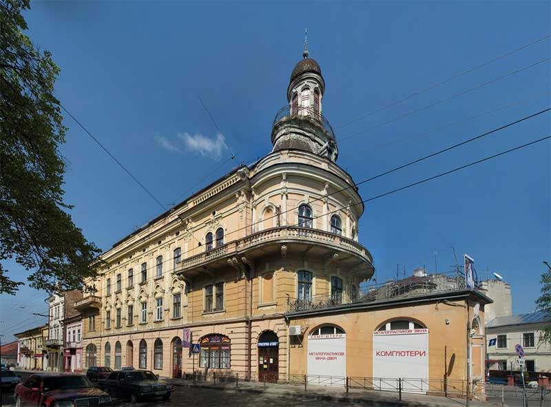 chernivtsi-budynok-korabel-shifa