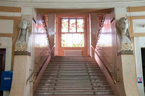 chernivtsi-khudozhnii-muzei