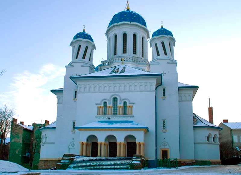 chernivtsi-mykolaivskyi-kafedralnyi-sobor