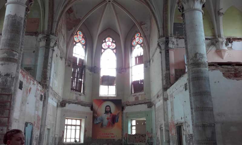 chernivtsi-kostel-prechystoho-sertsia-isusa
