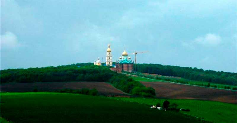 bukovyna-hertsaivschyna-molnytsia