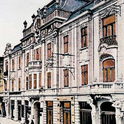 rozkvit-ta-trahediia-vulytsi-poshtovoi