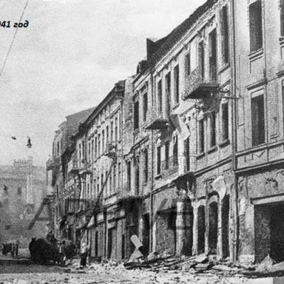 rozkvit-ta-trahediia-vulytsi-poshtovoi