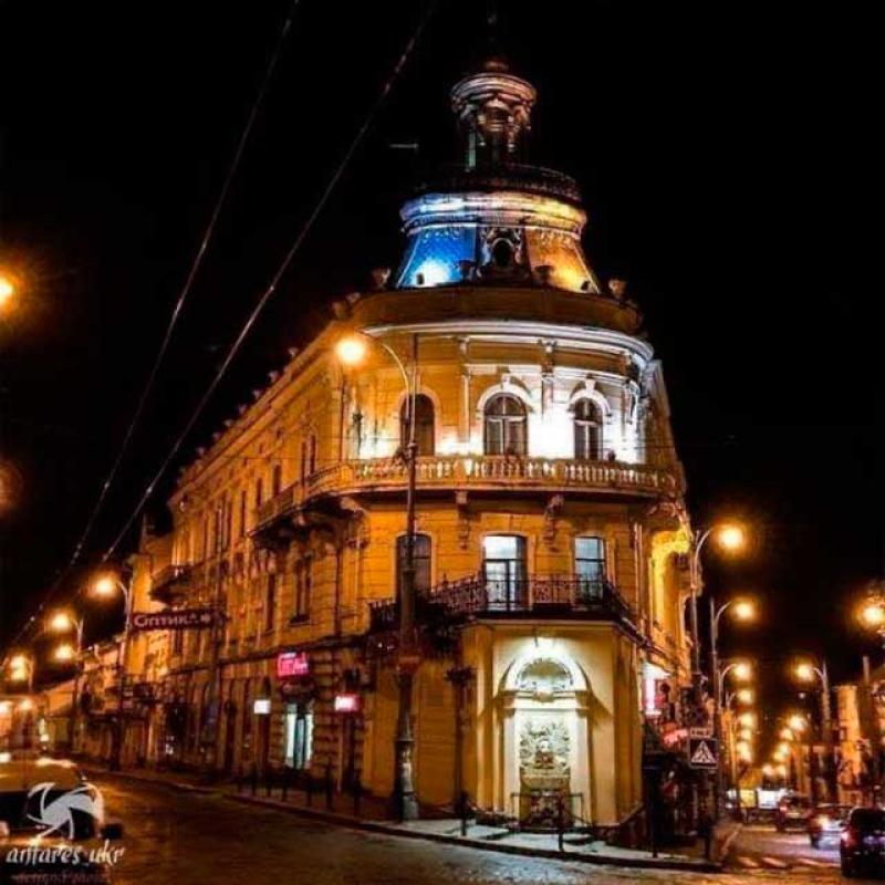 chernivtsi-budynok-korabel